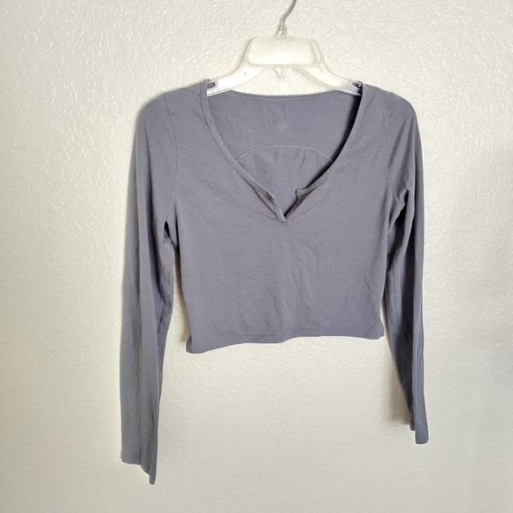 Lululemon Cropped Henley Long Sleeve Heathered Asphalt Grey Crop Top sz 10 - Picture 2 of 6